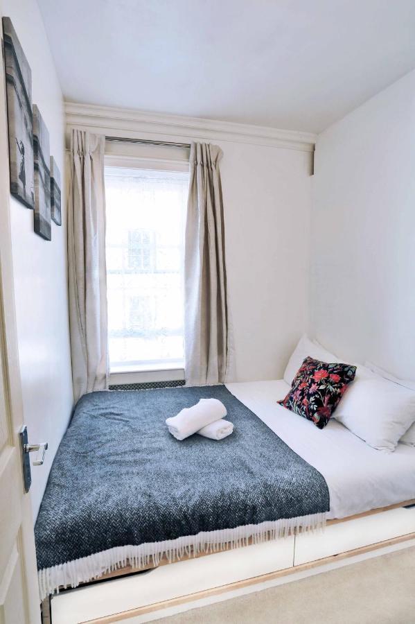 Piccadilly Circus Suites London Exterior photo